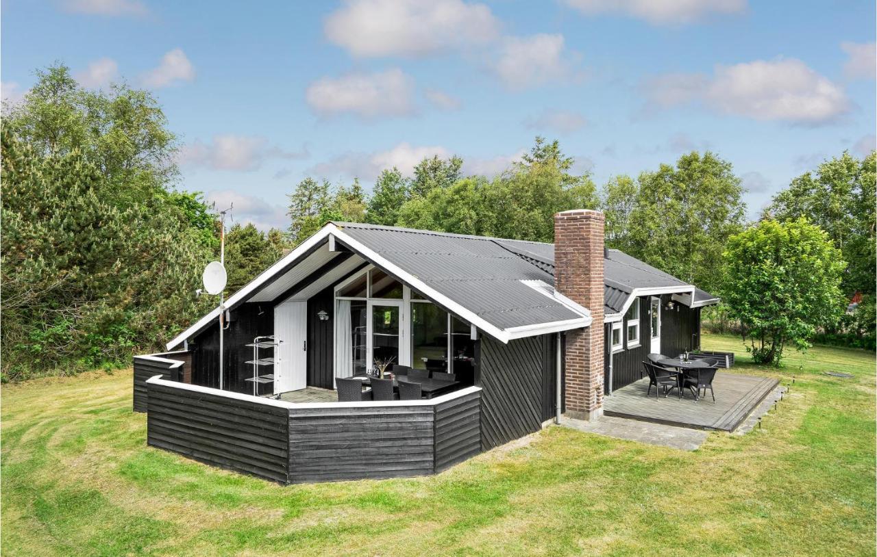 Amazing Home In Blavand With Wifi Bagian luar foto